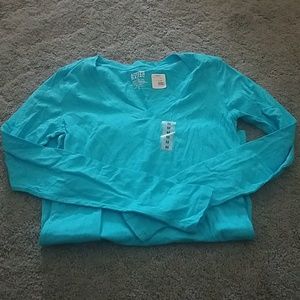 NWT Active Basic V Neck T Shirts Size M